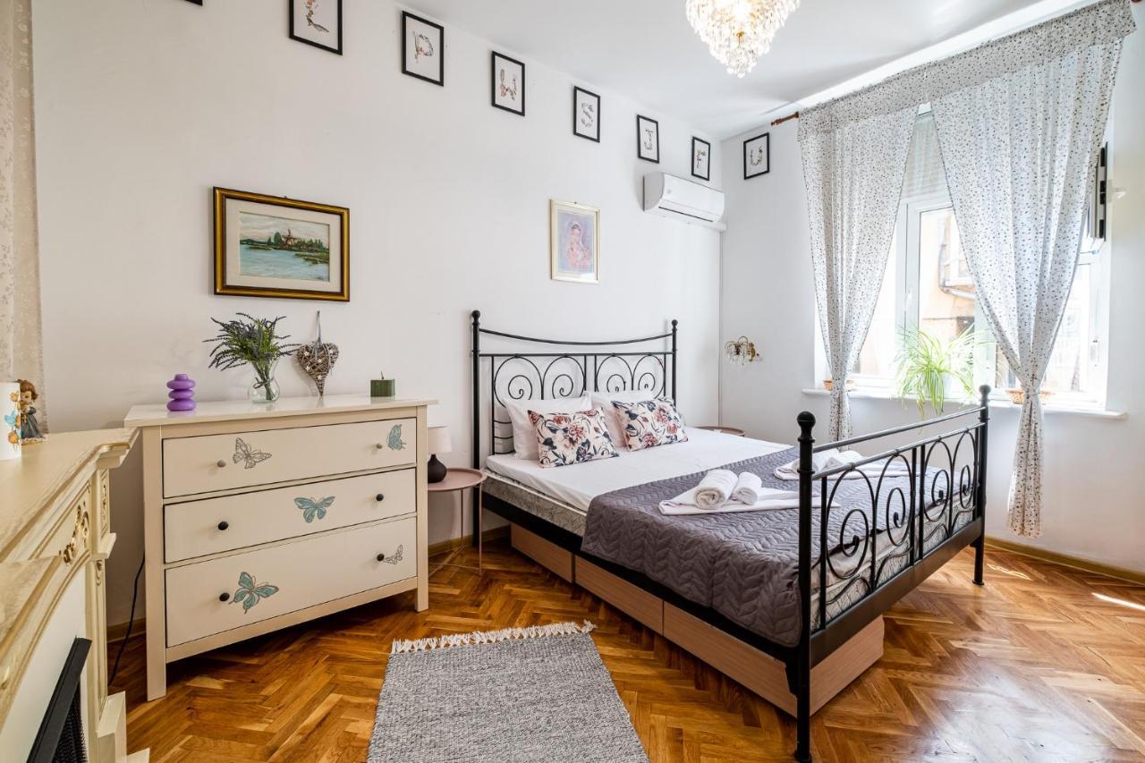 Aristocratic 2Bdrm Central Apartment Varna Extérieur photo